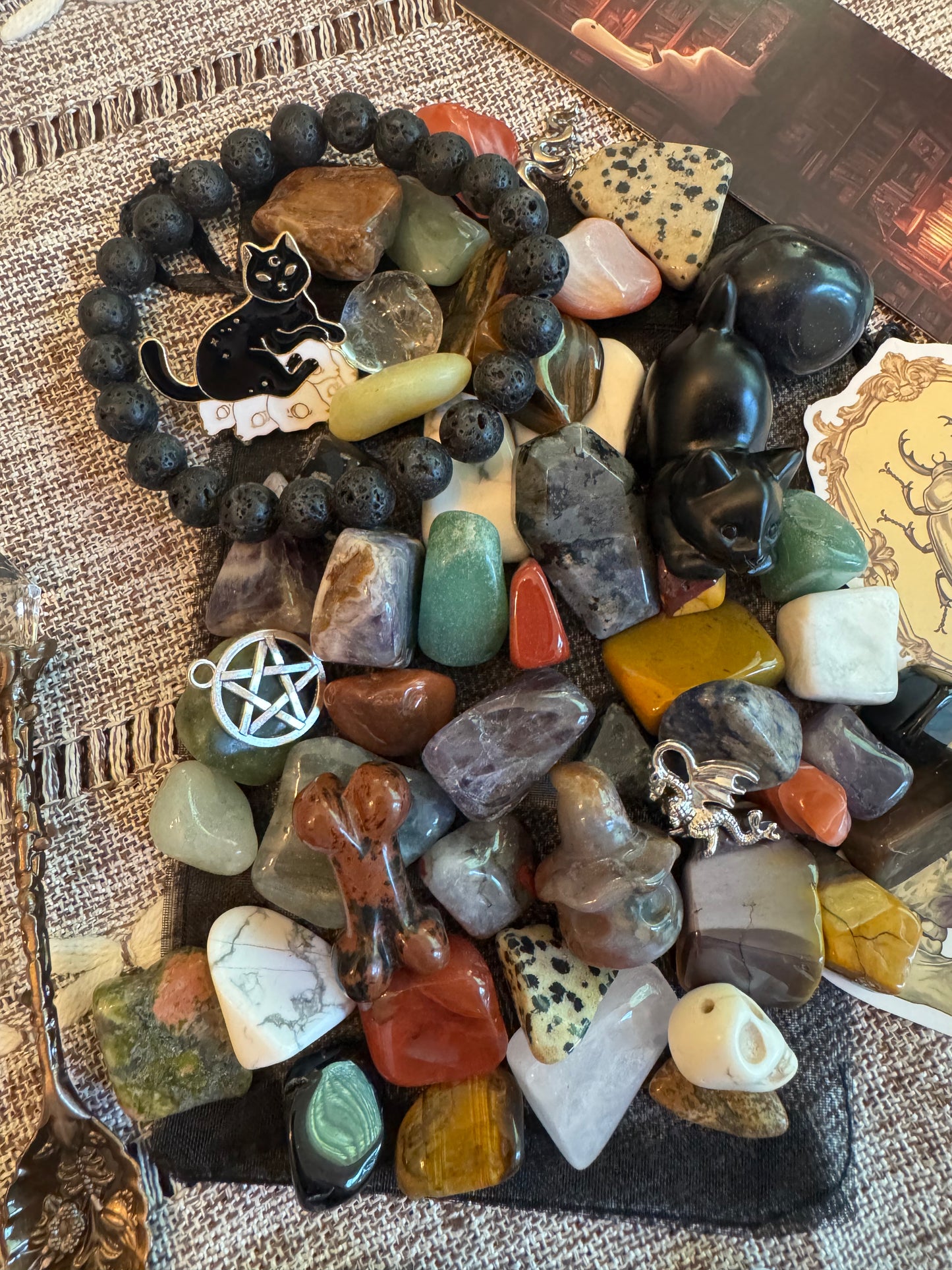 Spooky Scoop Crystal Confetti Spooky Carvings and Tumbles