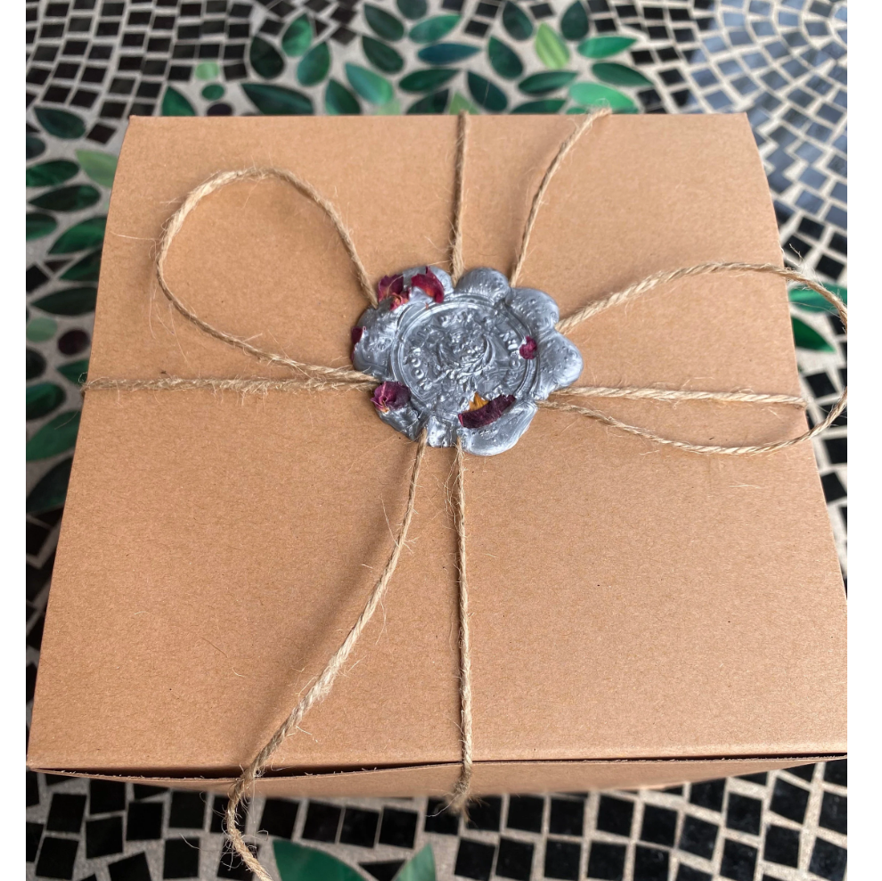 Deluxe Crystal Mystery Box Gift Box Crystal Carvings Palm Stones Towers Geodes Spheres Jewelry Free Gift Wrap Witchy Mystery Box