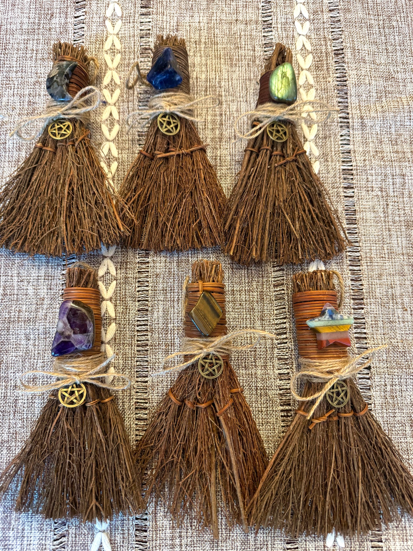 Besoms Cinnamon Brooms 6”