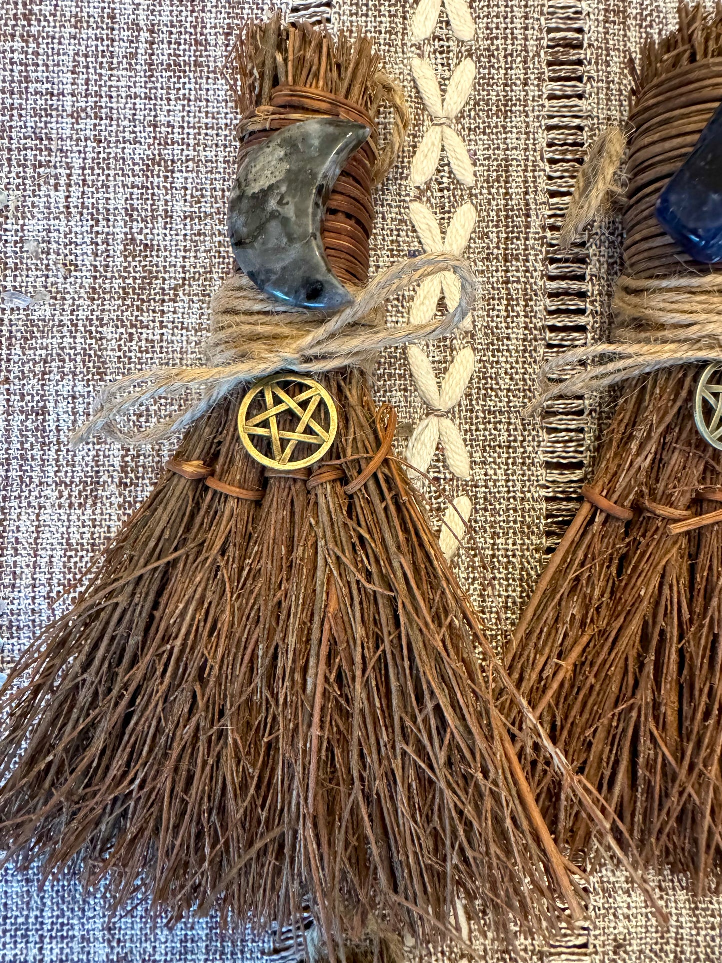Besoms Cinnamon Brooms 6”