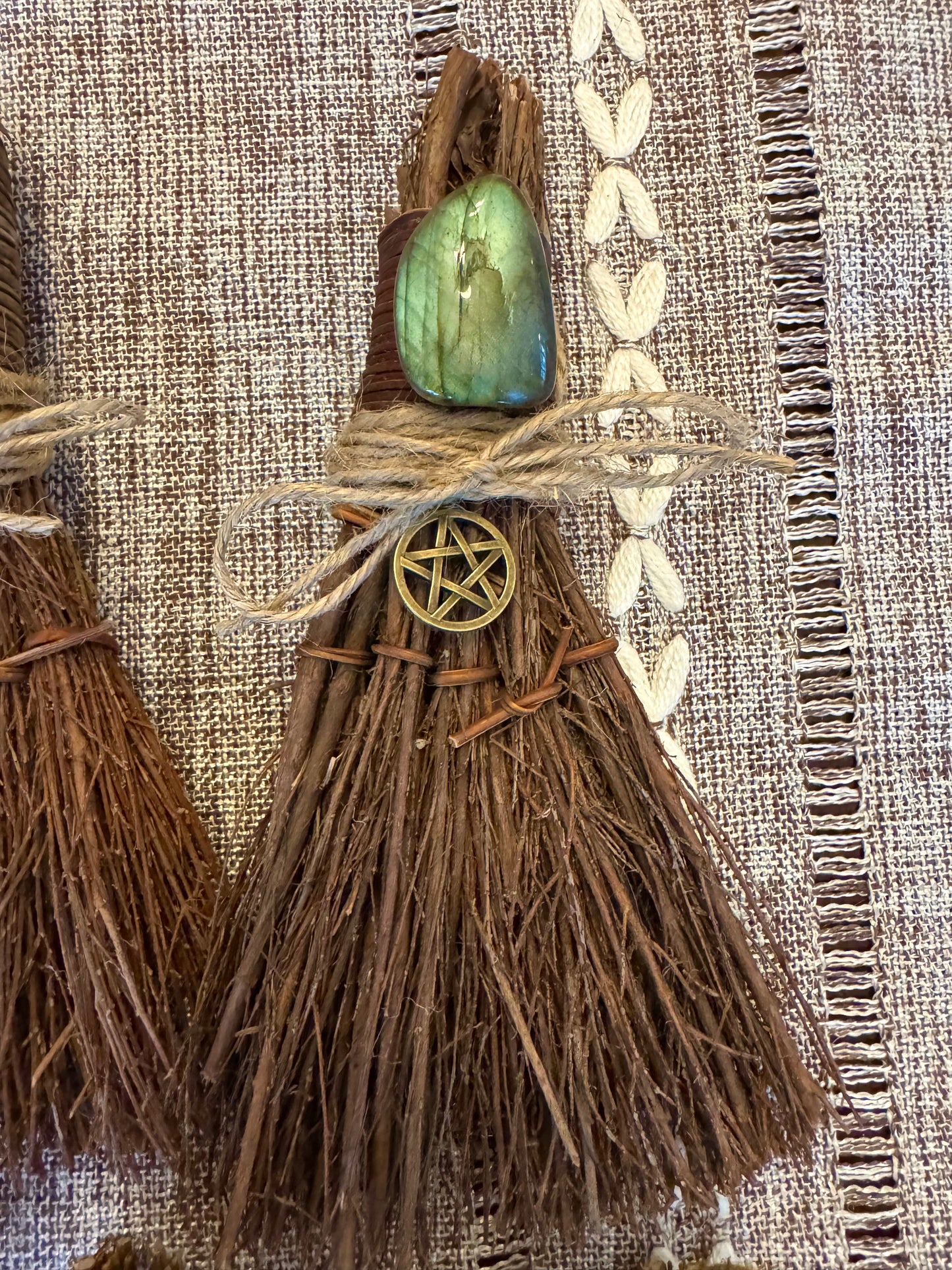 Besoms Cinnamon Brooms 6”