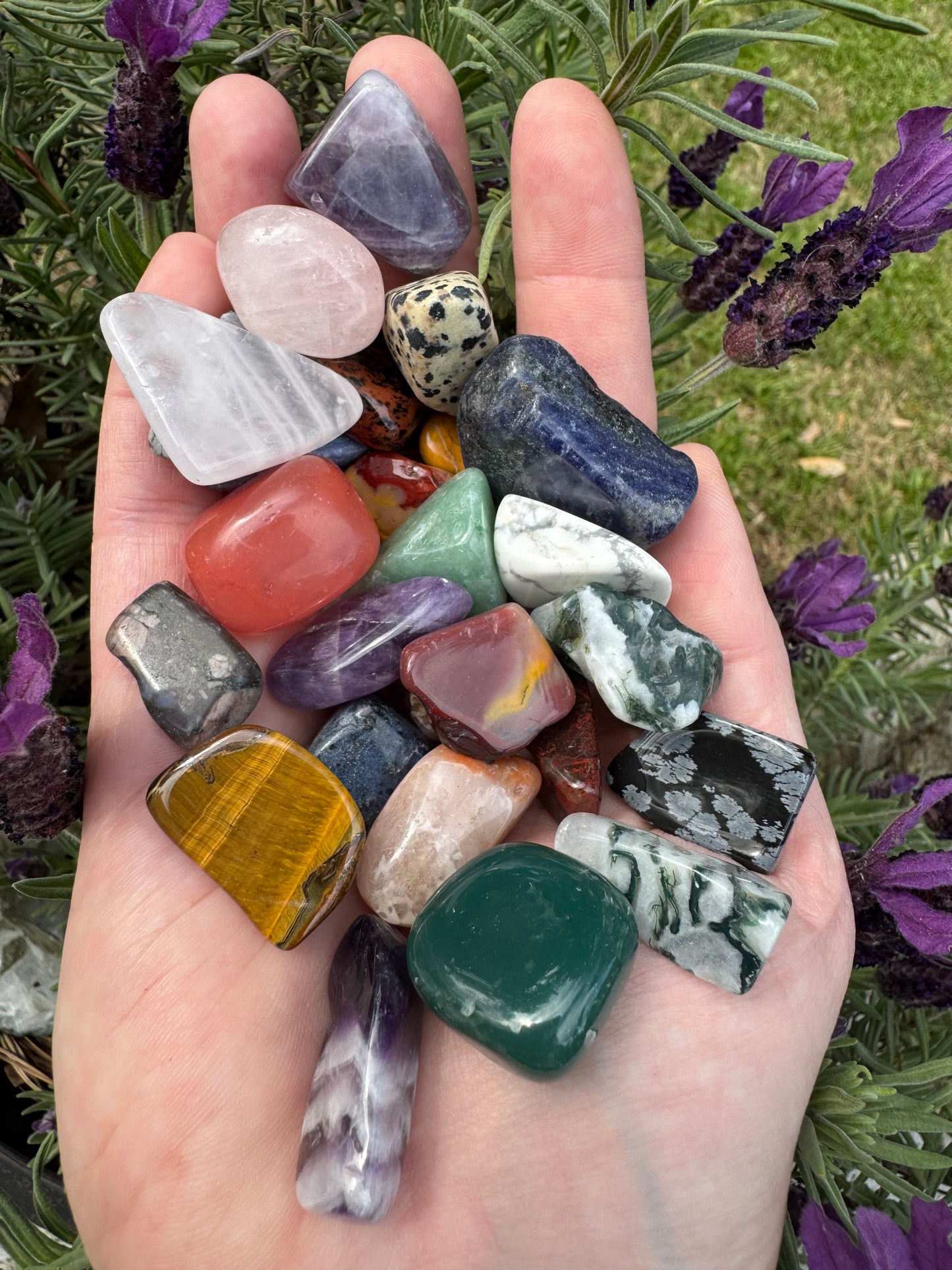 Mystery Tumbles Gift Box Premium Assorted Crystals & Rocks Confetti