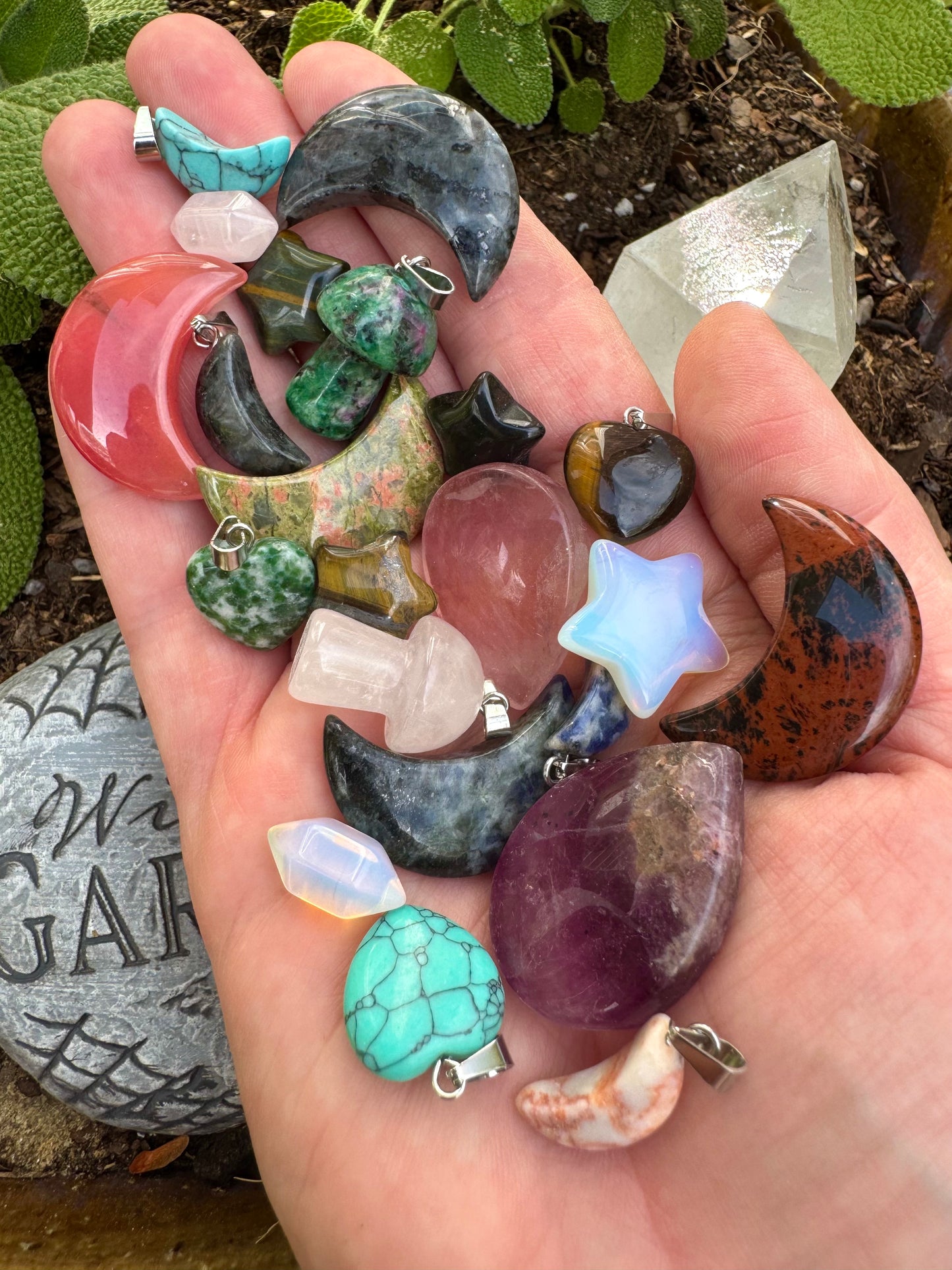 Mystery Tumbles Gift Box Premium Assorted Crystals & Rocks Confetti